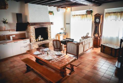 Cheroy Casa | Le Victor Noir
