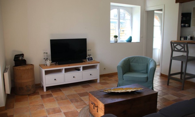 Domfront en Poiraie Casa | Le Vieil Home, at the foot of the medieval city