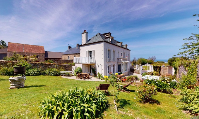 Urville-Nacqueville Casa | Le Vieux Colombier, seaside cottage, SPA, Cabanon and private beach access