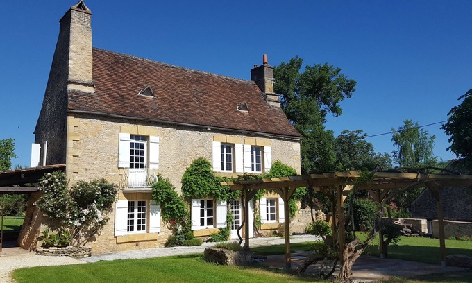 Saint-Cyprien Casa | Le Vieux Logis, encantadora casa rural de 4 * en el corazón de una aldea en el Périgord Noir