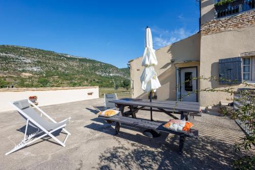 Monieux Casa | Le Viguier - Maison avec terrasse vue montagne