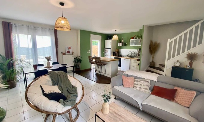 Poitiers Casa | Le Voltaire: a cozy and bright little house