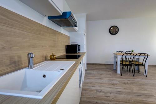 Hieres-sur-Amby Apartamento | Le Westy 1