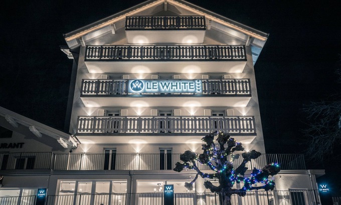 Champery Hotel | Le White