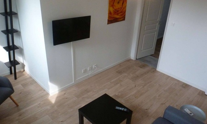 Chasseneuil-du-Poitou Apartamento | Le232 fr Meublé 4 Personnes Draps, Serviettes et Ménage Inclus