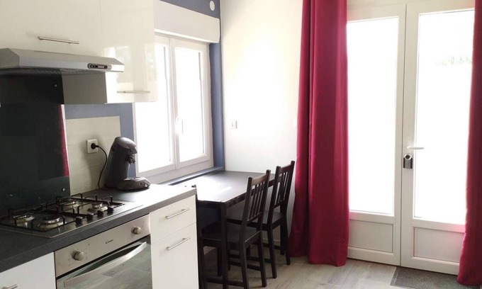Chasseneuil-du-Poitou Apartamento | Le232 fr Meublé 4 Personnes Draps, Serviettes et Ménage Inclus