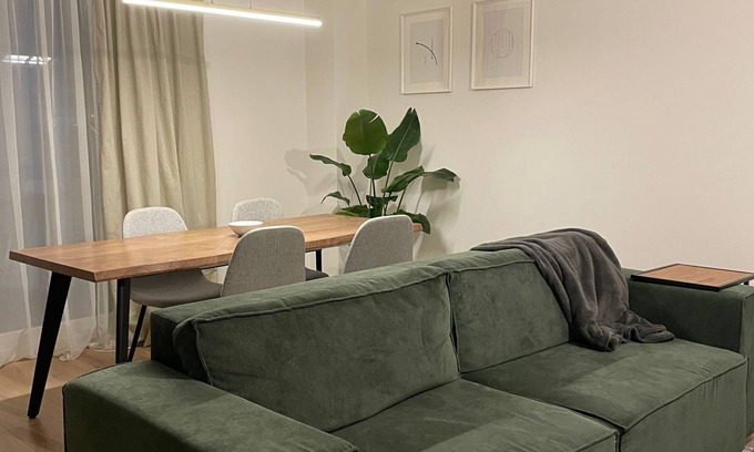 Timisoara Apartamento | Leafy Haven Hideout! EV+PHEV charging available!