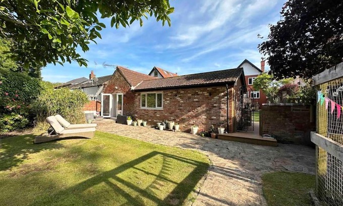 Lytham St. Anne's Casa | Leafy lodge in Lytham