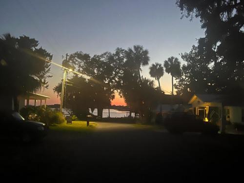 Cedar Key Casa | Leaning Oak Bungalow