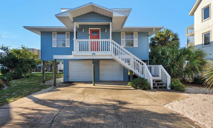 Lafitte Cove Casa | Leaning Palms🌴3BR Canal-Front Home | 350 Yards to Beach | Private Boat Slip