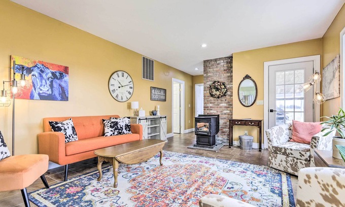 Lebanon Casa | Lebanon Farmhouse: 29 Mi to Ocean Beach Park!