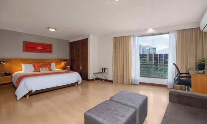 La Aguacatala Apartamento | Leblón Suites Hotel STD3 -Desayuno Buffet-42m2-AA