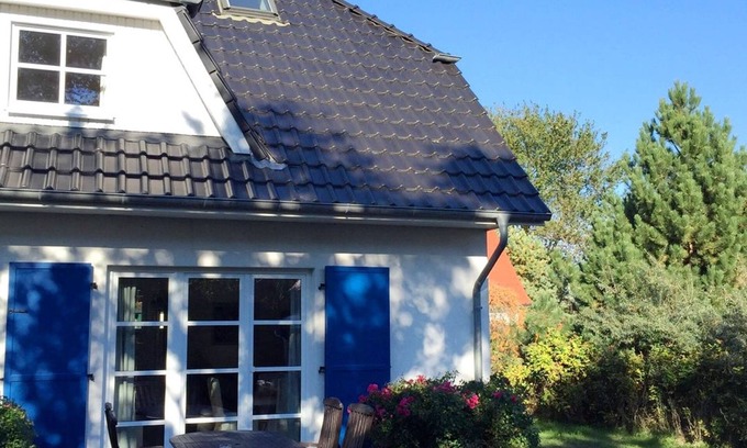 Vitte Casa | Lee - Reetgedeckte Doppelhaushälfte mit Zwei Schlafzimmern