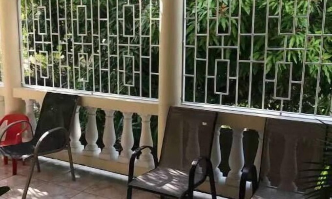 West Gate Hills Casa | Leela’s manor 9br homeowners