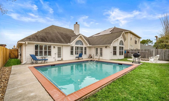 Clear Lake Shores Casa | Leeward - Baybreeze Grove