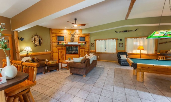 Eau Claire Otro | Legacy Farm! Beautiful waterfront horse farm.
