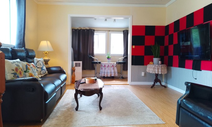 Red Deer Casa | Legal 1 bedroom suite in quiet / mature area,close shopping plaza and traffic.