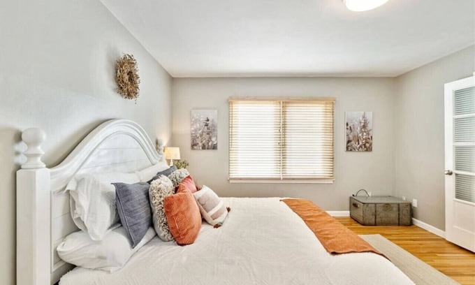 Lehi Casa | Lehi Luxe Escape | BBQ | Hot Tub | 3 King Beds