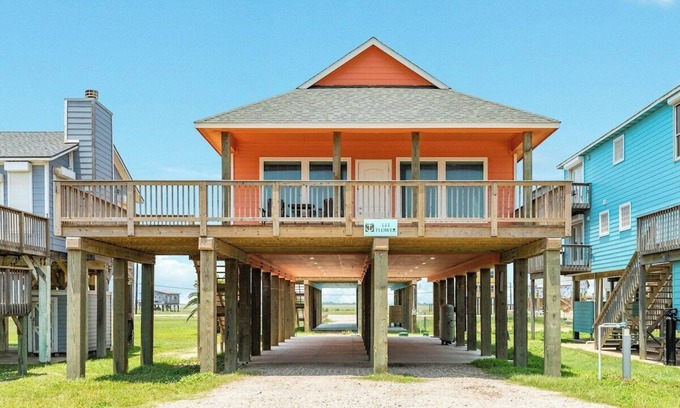 Freeport Casa | Lei Flower - Private Beach Access - Pet Friendly