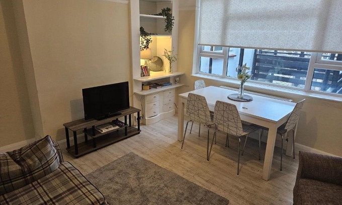 Leigh-on-Sea Apartamento | Leigh-on-Sea Retreat - 2 Bedroom Apartment