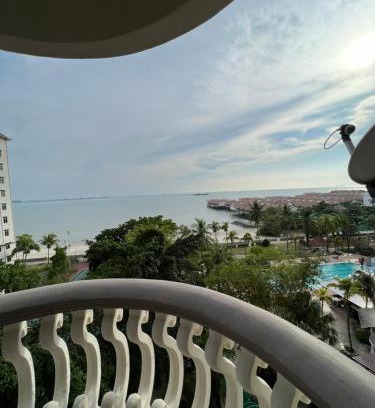 Taman Tanjung Hotel | Leisure Homestay Glory beach