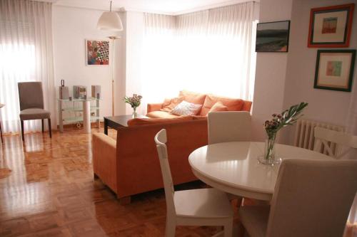 Valladolid Apartamento | LEKKER&VIDA, Vivienda de Uso Turístico, céntrica, garaje en el edificio