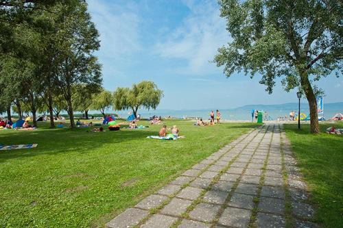 Balatonlelle Apartamento | Lellei vízparti apartman homokos strandnál