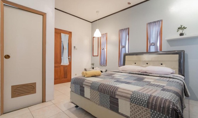 Parongpong Hotel | Lembur Kiwari Setra Duta Mitra RedDoorz