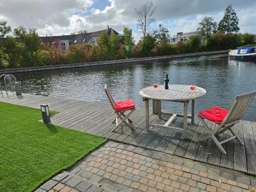 Lemmer Casa | Lemmer House - Luxe familiehuis aan het water