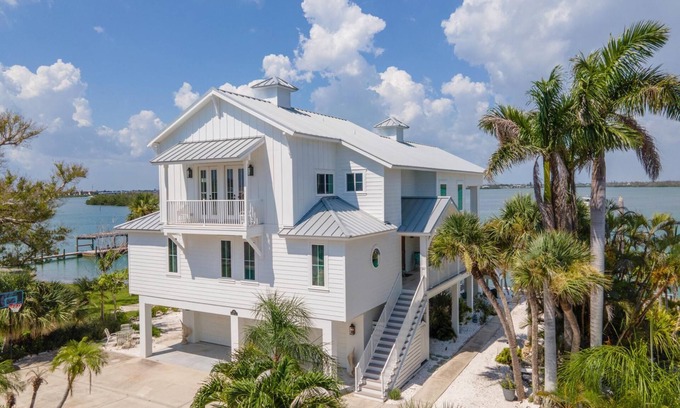 Englewood Casa | Lemon Bay Luxe – Dock, Beach & Manasota Vibes