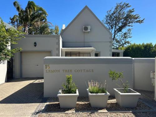 Franschhoek Casa | Lemon Tree Cottage a Charming 3 Bedroom Self-catering house