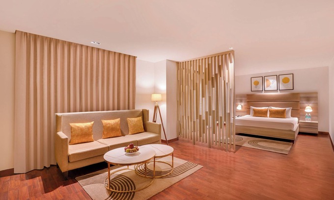 Noida Hotel | Lemon Tree Hotel, Noida