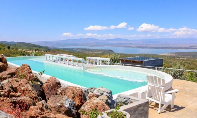 Nakuru Hotel | Lemon Valley Farm