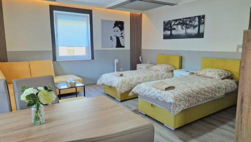 Zeltweg Apartamento | Lenas Apartments
