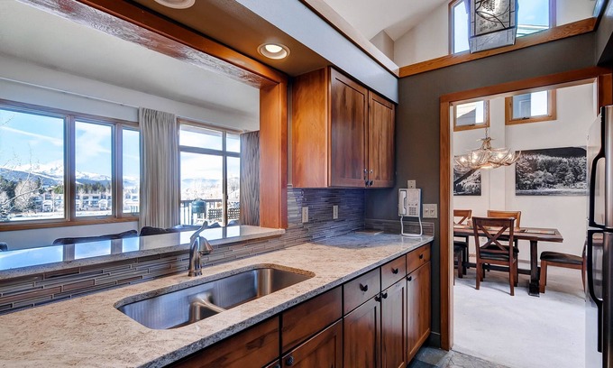 Lakeside Village Condominio | Lenawee 1735