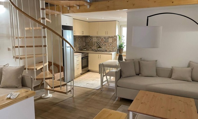 Old Town Apartamento | Lenko Verde Apartment by Estia