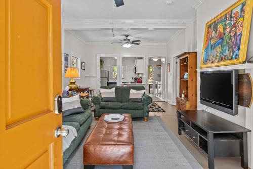 Athens Casa | Lenoir Cottage