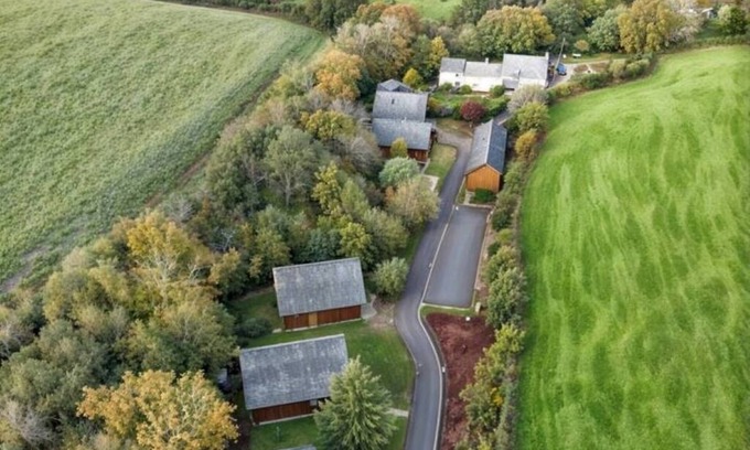 Looe Cabina | Lerryn Lodge with outdoor bath (2 bedroom)