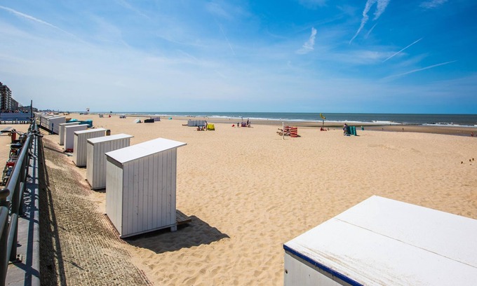 Koksijde-Bad Apartamento | Les 4 Mouettes 402 located in the center