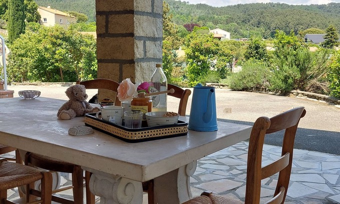Veyras Apartamento | Les 4 saisons "Les 4 saisons": charming accommodation in the heart of the Ardèche