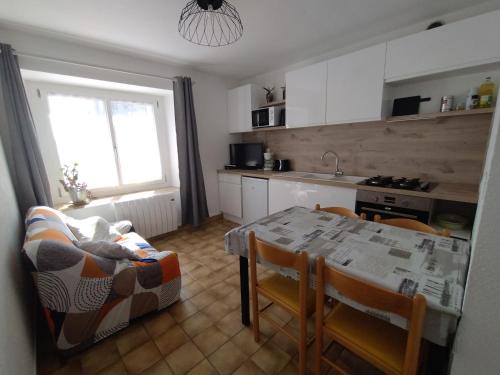 Besse-en-Chandesse Apartamento | Les Appartements de Johann