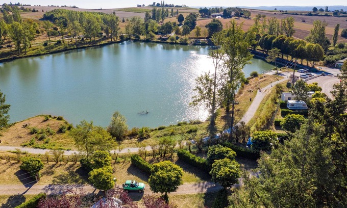 Rabastens Alquiler De RV | Les Auzerals camping du lac