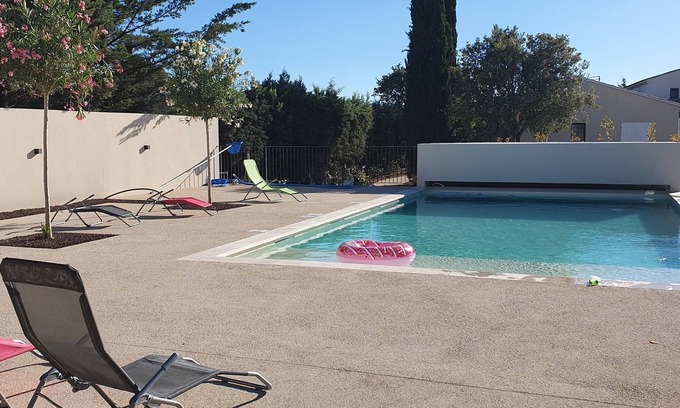 Saumane-de-Vaucluse Casa | "Les bergeries de saumane" Gite les oliviers, air-conditioned communal heated swimming pool