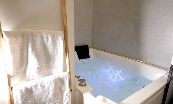 Villette Gare Apartamento | LES Bulles DE Mona Chambre SPA
