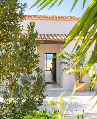 Sausset-les-Pins Cama Y Desayuno | Les Cactus Bleus