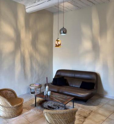 Eygalieres Apartamento | Les canisses
