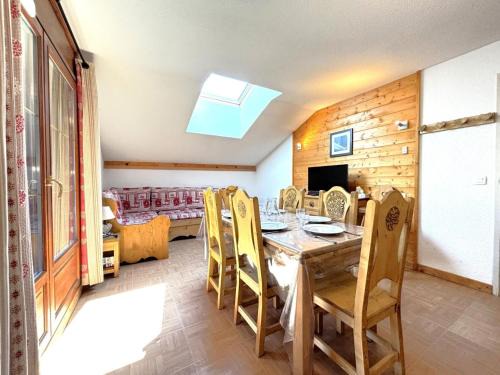 Flumet Apartamento | Les Chalets Des Evettes - Appartement vue montagnes dans une résidence avec piscine MAE-3104