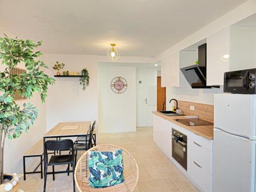 La Faourette Apartamento | Les chambres de Sandrine avec salle d'eau privée dans un appartement en collocation