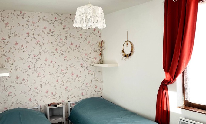 Saint-Julien-d'Arpaon Cama Y Desayuno | Le Moulin-Cama de Matrimonio o Dos Camas-Confortable-Baño con ducha-Vista al ...