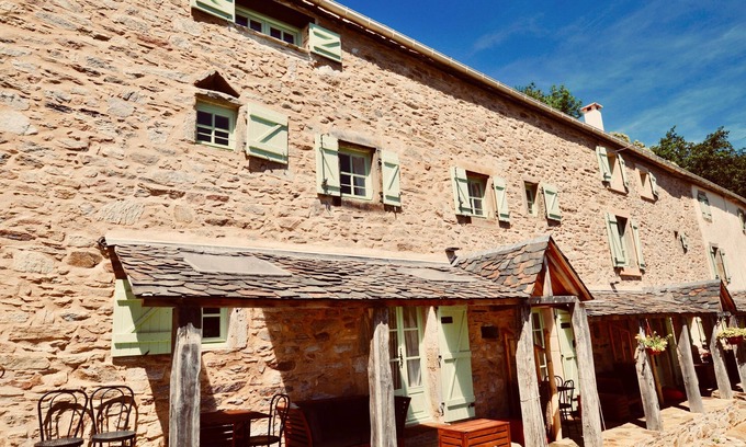 Riols Cabaña | Les Coumayres - Rustic and charming farmhouse with panoramic mountain views, immersed in beautiful n
